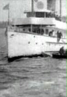 plakat filmu New York Harbor Police Boat Patrol Capturing Pirates