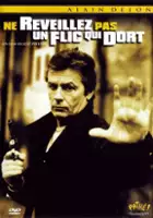 plakat filmu Nie budzi się gliniarza, kt&oacute;ry śpi
