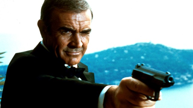 Pistolet Jamesa Bonda z "Doktora No" sprzedany na aukcji