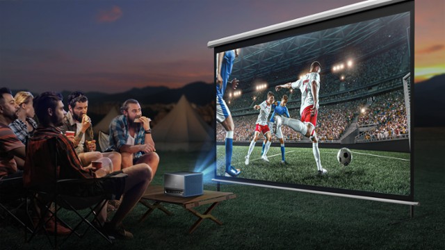 Nowoczesny projektor Hisense C1 w promocyjnej ofercie w Media...