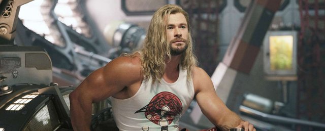 Chris Hemsworth żałuje roli w ostatnim "Thorze": Stałem się swoją...