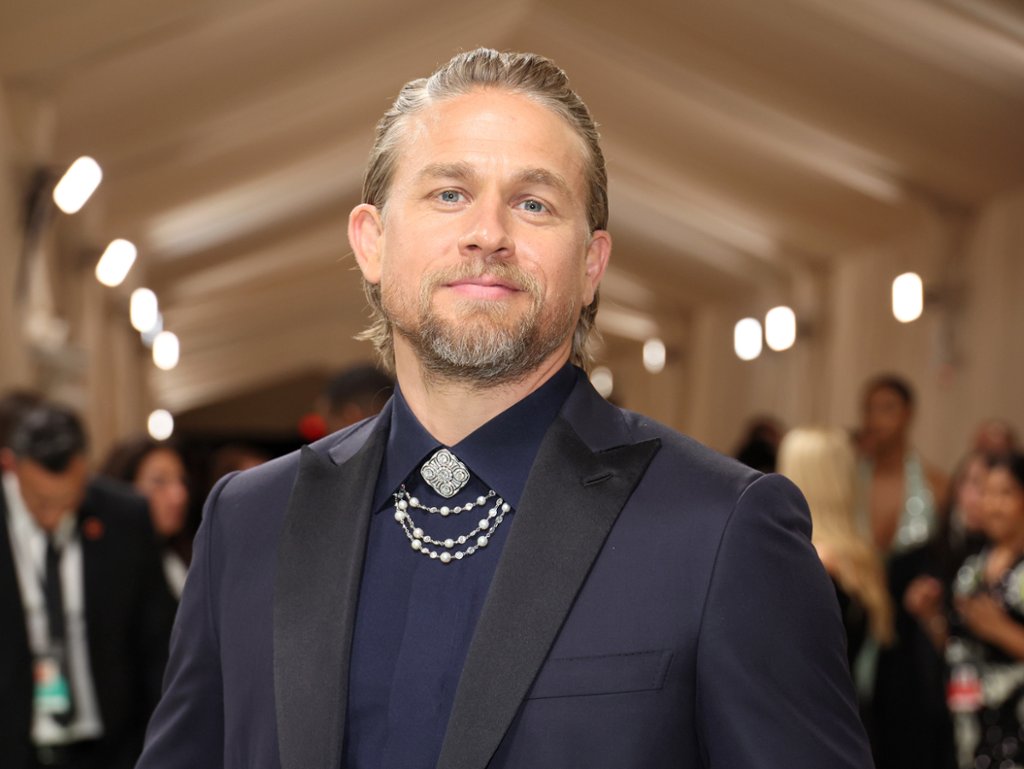 Charlie Hunnam jako bezprzemocowy kryminalista w 