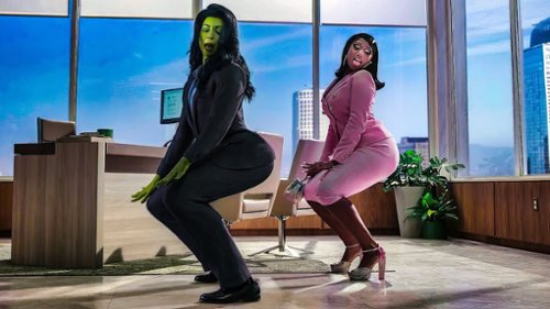 Gwiazda "She-Hulk" wspomina twerkowanie z Megan Thee Stallion....