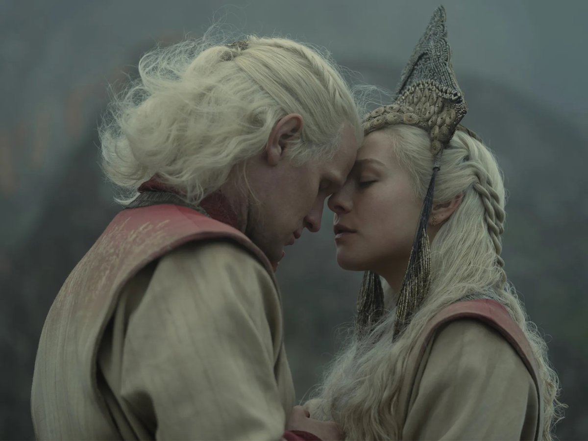 "Ród smoka": Krwawa pulpa i gender