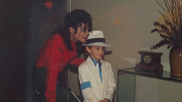 Kontrowersyjny "Leaving Neverland" o Michaelu Jacksonie dostał...