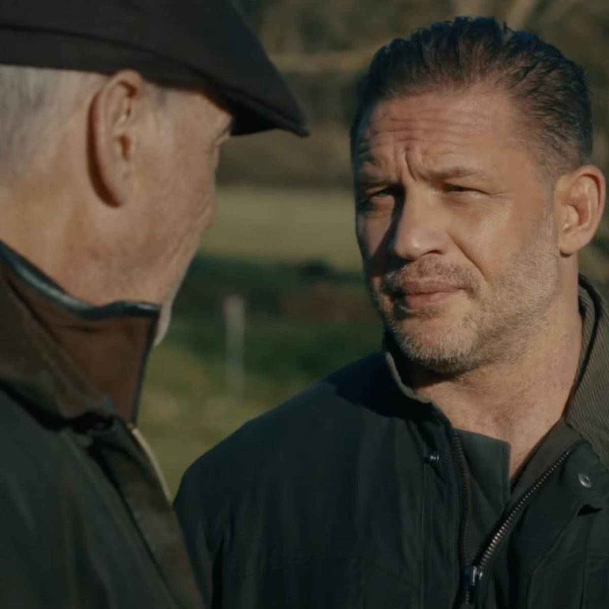 "MobLand": Pierce Brosnan i Tom Hardy u Guya Ritchiego. Krwawy zwiastun!