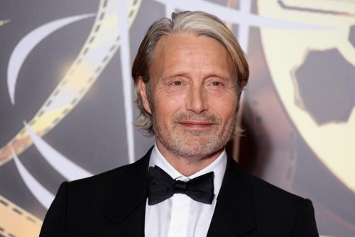 Mads Mikkelsen i dużo psów u laureata Oscara za "Dunkierkę"