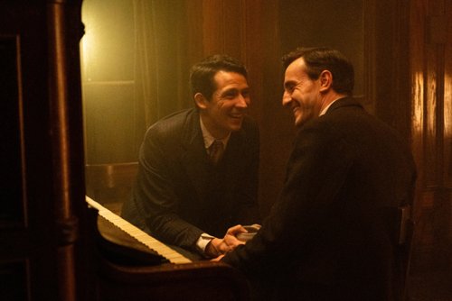 CANNES 2025: Paul Mescal i Josh O'Connor słuchają melodii....