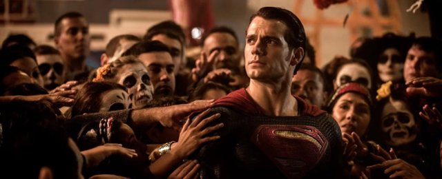 henry-cavill-jako-superman-w-dcu-webp.jpeg