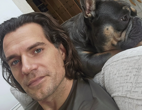 Henry Cavill wraca do formy po kontuzji na planie...