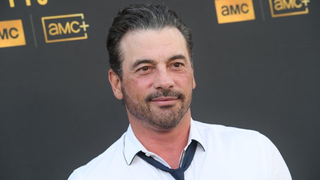 Skeet Ulrich z "Krzyku" w horroro-komedii o pokoleniu X. Taki...