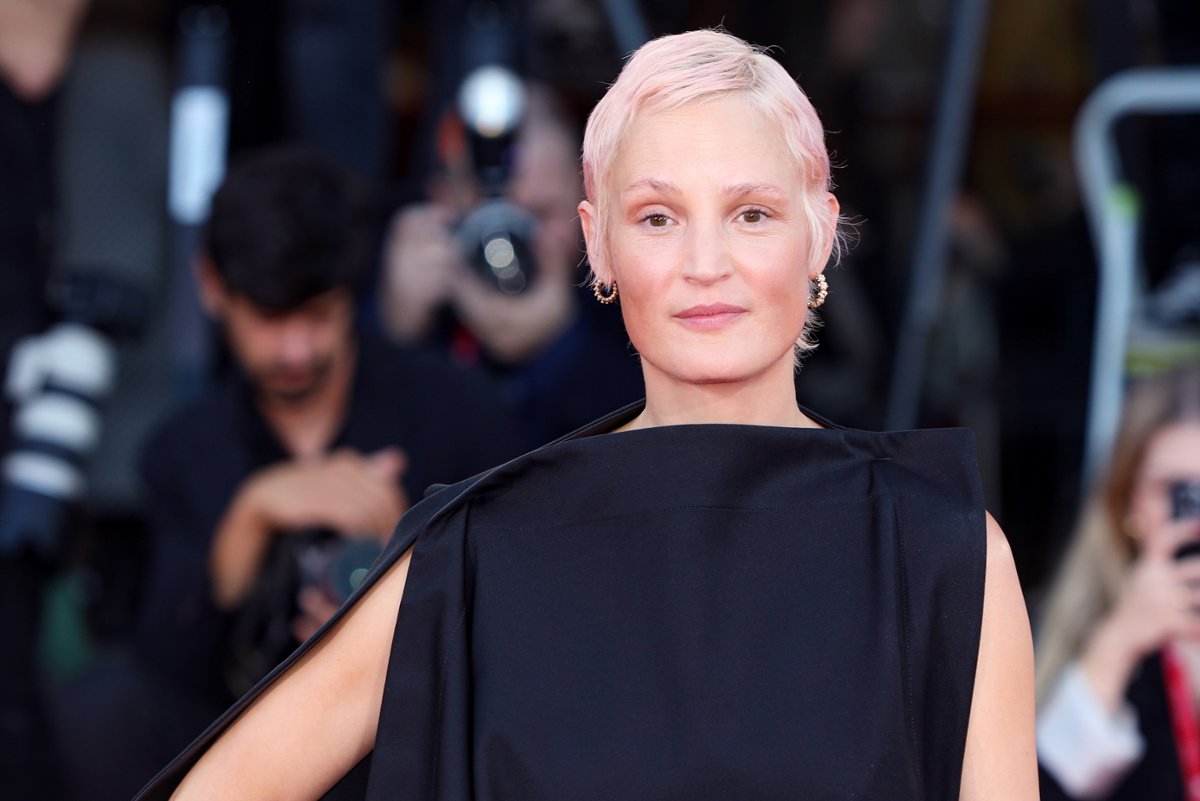 Vicky Krieps i Rooney Mara zostaną parą w "Quest For Love"