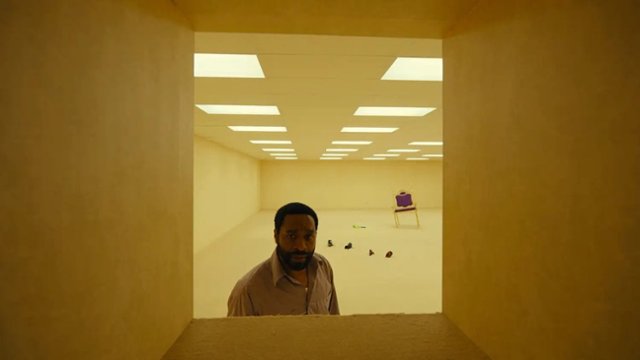 "Backrooms": Nie ma wyjścia, trzeba obejrzeć? Recenzja