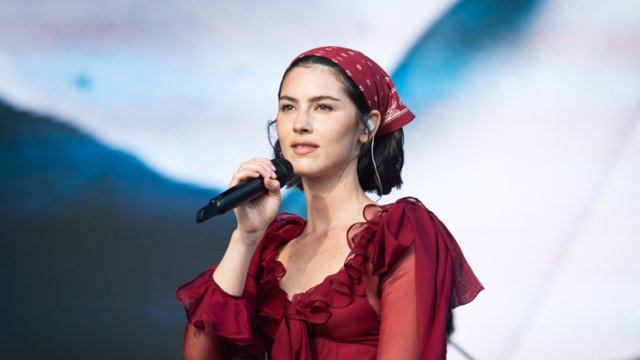 Gracie Abrams zadebiutuje w filmie reżyserki "Babygirl"