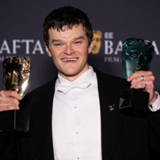 Robert Aramayo pokonał Chalameta i DiCaprio na BAFTA. Skąd go znamy?