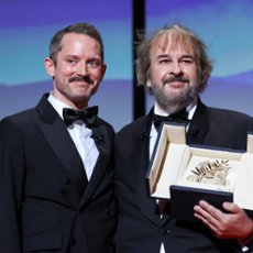 Cannes 2026: Peter Jackson otrzymał honorową Złotą Palmę. Wręczył mu ją Elijah Wood