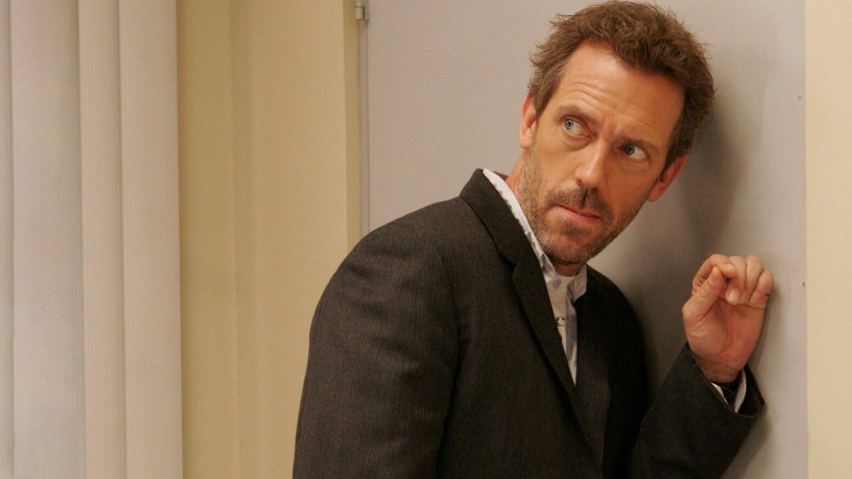 "Dr House": Hugh Laurie kąśliwie odpowiedział na krytykę serialu