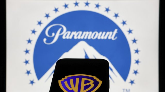 Amerykańska Gildia Scenarzyst&oacute;w walczy z fuzją Paramount i Warner...