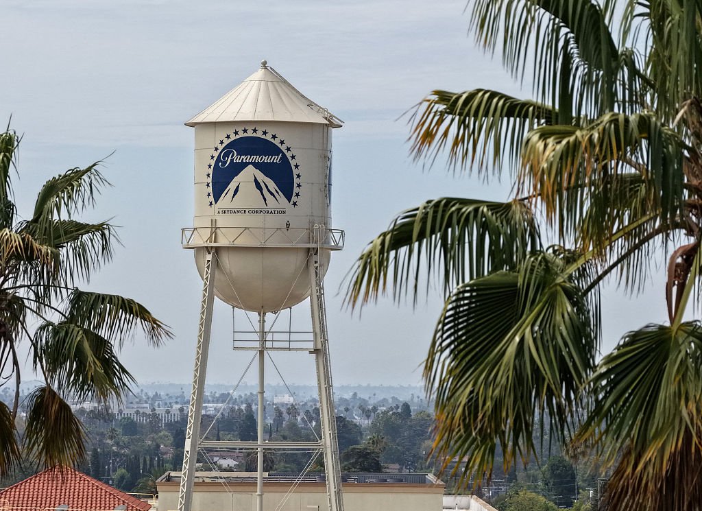 Sąd tymczasowo wstrzymał fuzję Paramount i Warner Bros. Discovery