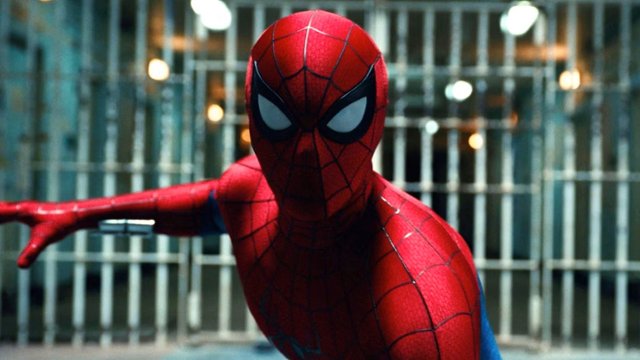 Kt&oacute;ra wersja nowego "Spider-Mana" nie spodobała się Tomowi...
