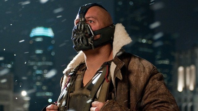 W jaki spos&oacute;b Tom Hardy powr&oacute;cił jako Bane?