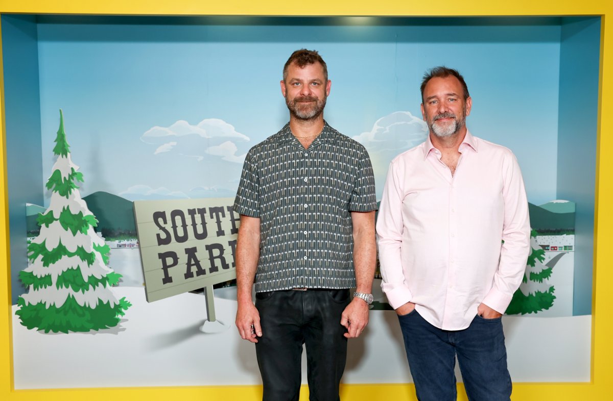Co dzieje się z filmem twórców "South Park" i Kendricka Lamara?