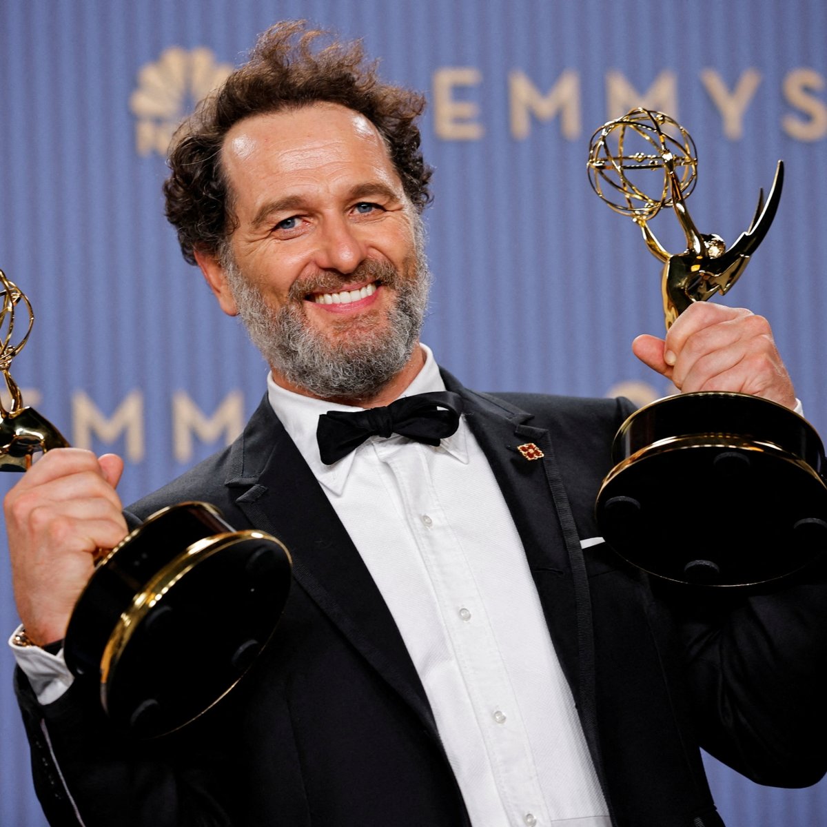 Emmy 2026: "Wdowia zatoka" triumfuje. Matthew Rhys z historycznym wyczynem