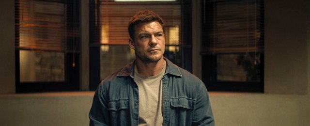 Alan Ritchson sugeruje, że wybory w USA pokrzyżowały plany na...