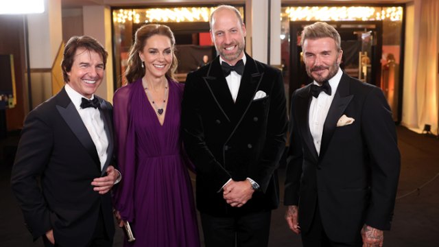Tom Cruise i rodzina kr&oacute;lewska razem na premierze "Diggera"