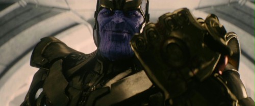FOTO: Josh Brolin wczuwa się w rolę Thanosa