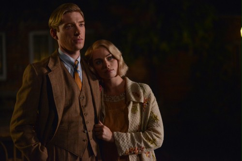 domhnall-gleeson-as-alan-milne-and-margot-robbie-as-daphne-milne-in-the-film-untitled-a-a-milne-photo-by-david-appleby-2017-fox-searchlight-pictures.jpg