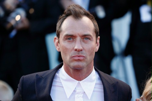Jude Law jako menadżer Rooney Mary  