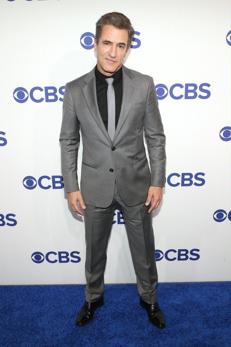 Dermot Mulroney pomiędzy Kate Winslet a Idrisem Elbą