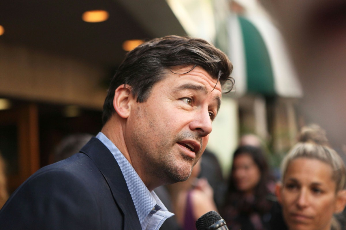 Kyle Chandler tatą Millie Bobby Brown w nowym "Godzilli"