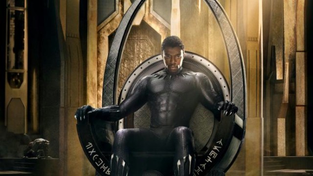 FOTO: T'Challa na tronie i na pierwszym plakacie "Black Panther"