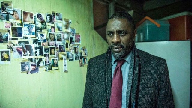 Idris Elba krytykuje dyskusję o tym, czy powinien zagrać Bonda