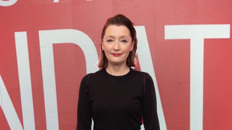 Lesley Manville i Roger Deakins z brytyjskimi odznaczeniami