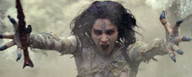 "Mumia": reżyser Alex Kurtzman żałuje miliona rzeczy w widowisku...