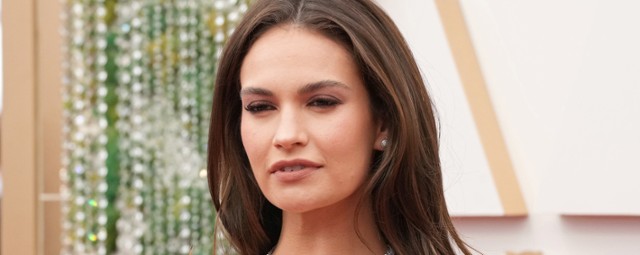 Lily James i Willem Dafoe u twórcy "Genialnej przyjaciółki"