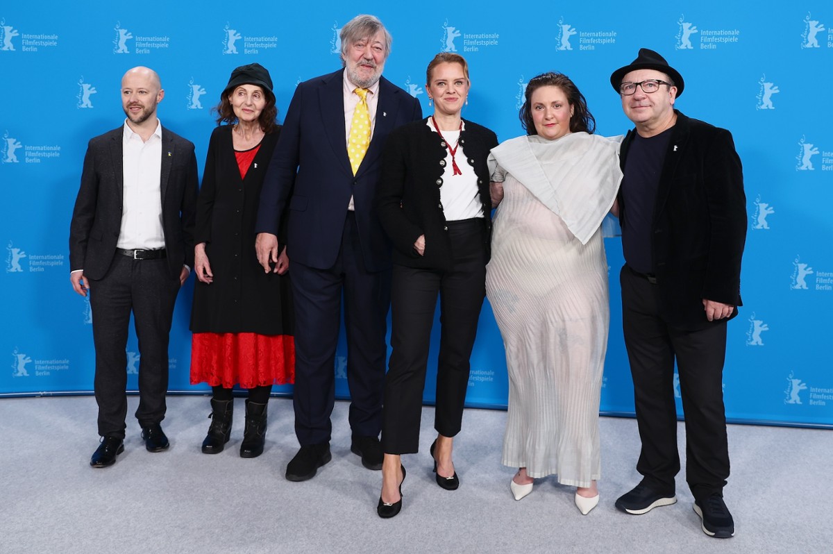 BERLINALE 2024: Zamachowski z Fryem i Dunham. Recenzujemy "Treasure"