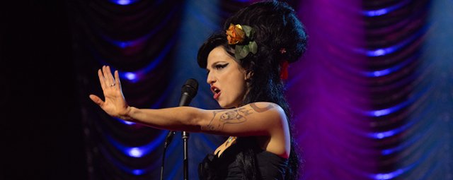 "Back to Black. Historia Amy Winehouse": Sam Taylor-Johnson,...