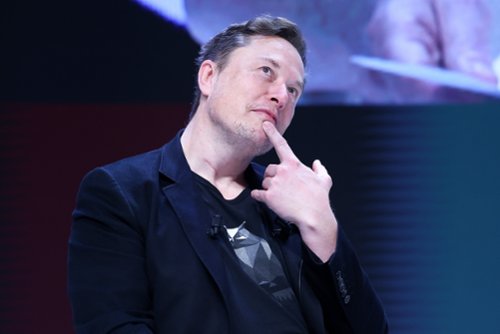 Reżyser "Ja, robot" kontra Elon Musk. Plagiat czy żart?