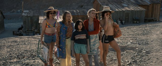 The-Mysterious-Gaze-of-the-Flamingo-film-still-Quijote-Films.jpg