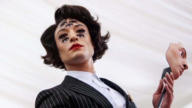 Ezra Miller wraca? Ceniona reżyserka szykuje film o wampirach