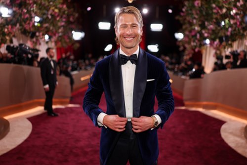 Glen Powell w widowisku SF od tw&oacute;rcy kultowego serialu