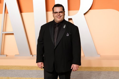 Josh Gad i Jason Isaacs w czarnej komedii na froncie II wojny