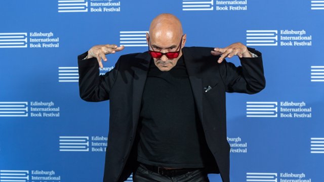 Legenda komiks&oacute;w atakuje serial "Lanterns". Poszło o kolor...