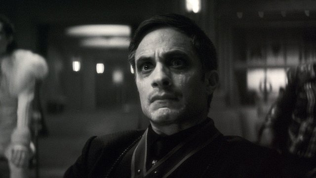 Gael Garc&iacute;a Bernal prosi fan&oacute;w o pomoc. Chodzi o Marvela