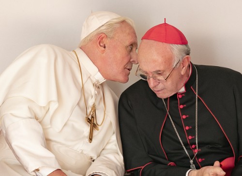 Anthony Hopkins i Jonathan Pryce jako "Dwóch papieży"