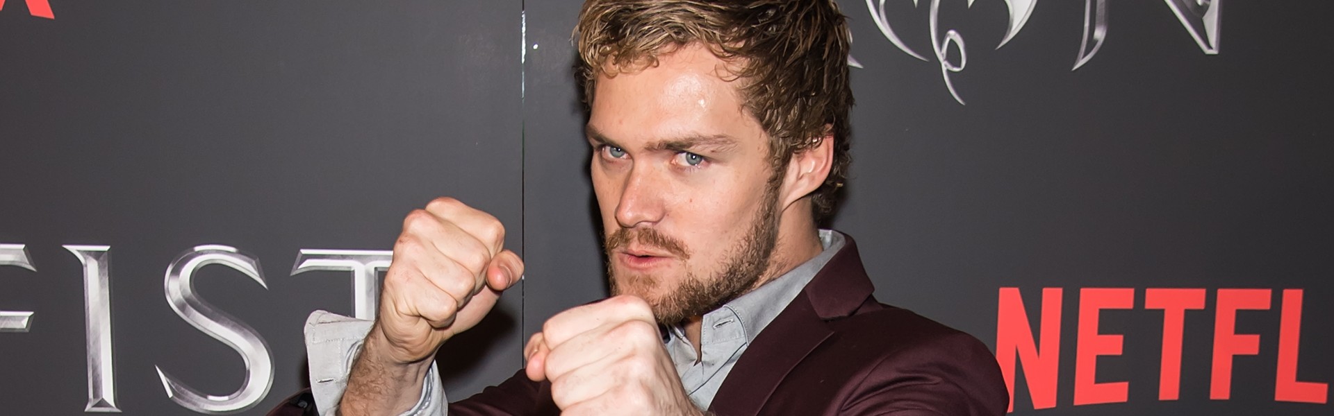 Finn Jones, tytułowy Iron Fist, o porażce serialu Netfliksa i MCU. Winny  był... harmonogram zdjęć?! - Filmweb